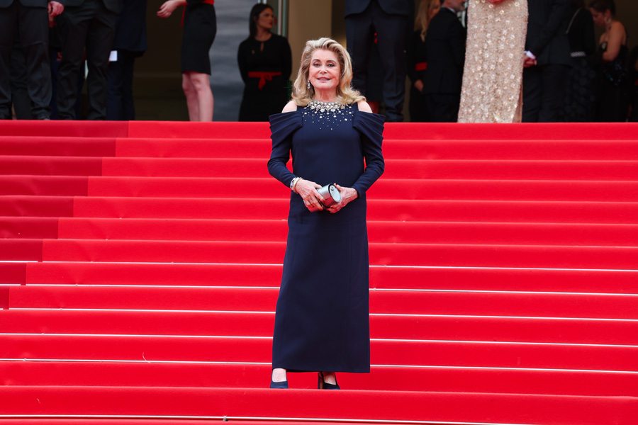 Catherine Deneuve en Louis Vuitton au Festival de Cannes 2023 