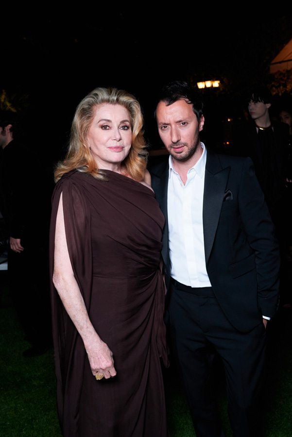 Catherine Deneuve et Anthony Vaccarello au dîner Saint Laurent au Festival de Cannes 2023