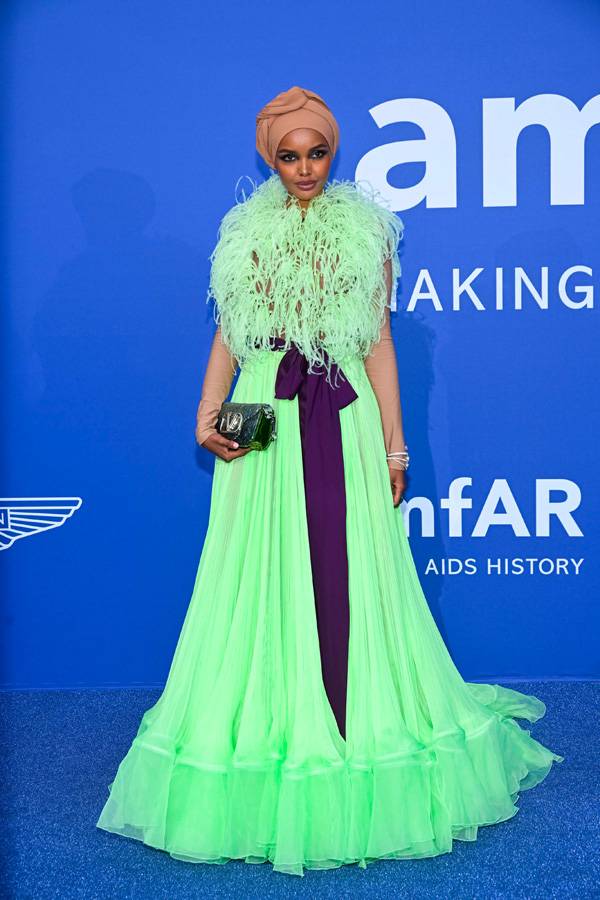 Halima Aden en Valentino au Gala de l'Amfar 2023
