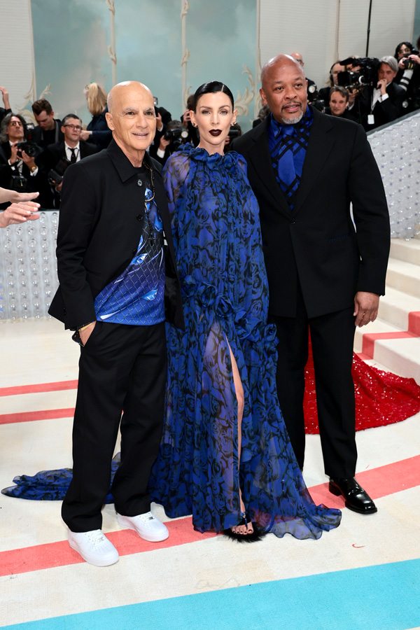 Jimmy Lovine, Liberty Ross and Dr. Dre in Burberry 