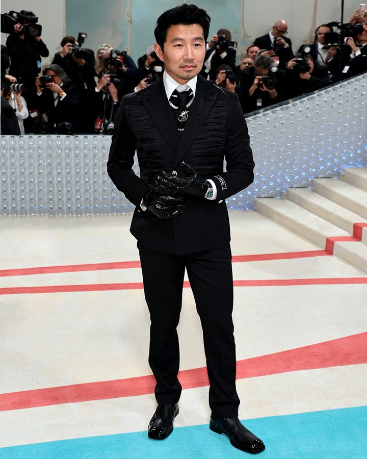 Simu Liu in Atelier Versace suit 