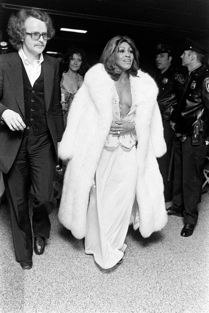 Tina Turner à New York en 1975 (Photo par Sal Traina/WWD/Penske Media via Getty Images)
