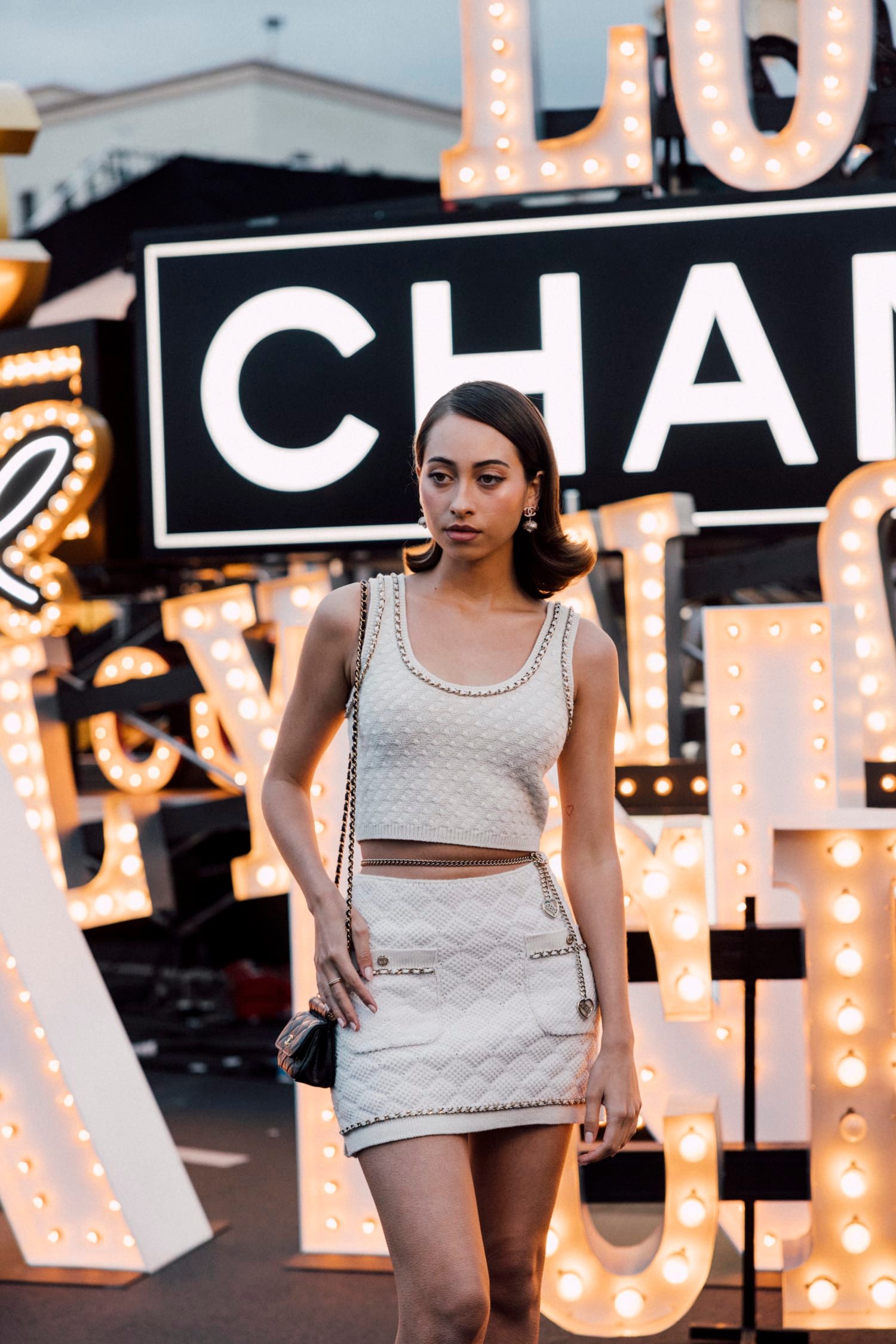 Sofia Valdes au défilé Chanel croisière 2023-2024 à Los Angeles