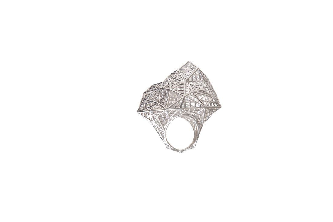 Akris, Albert Kriemler x Sou Fujimoto, Naoshima Pavilion silver and 3D printed ring, in collaboration with VOJD Studios, Spring/Summer 2016 © photo: Akris 