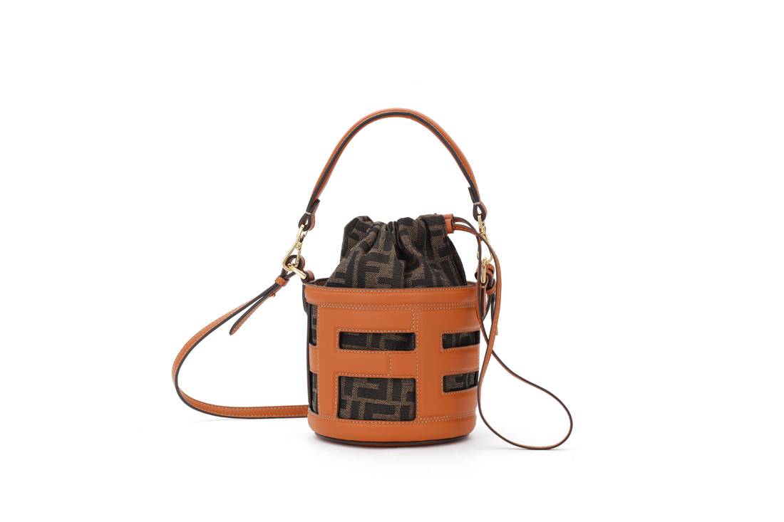 Sac Step out collection Astrology Fendi