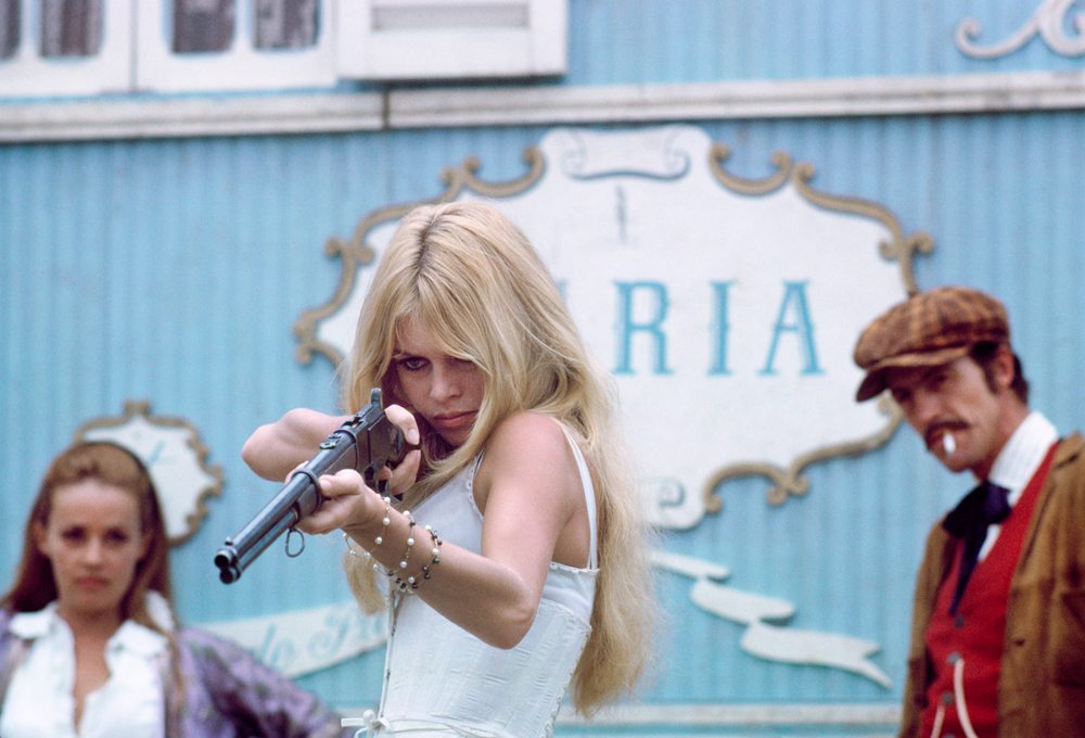 Douglas Kirkland - Brigitte Bardot – Tir à la carabine, Viva Maria, 1965