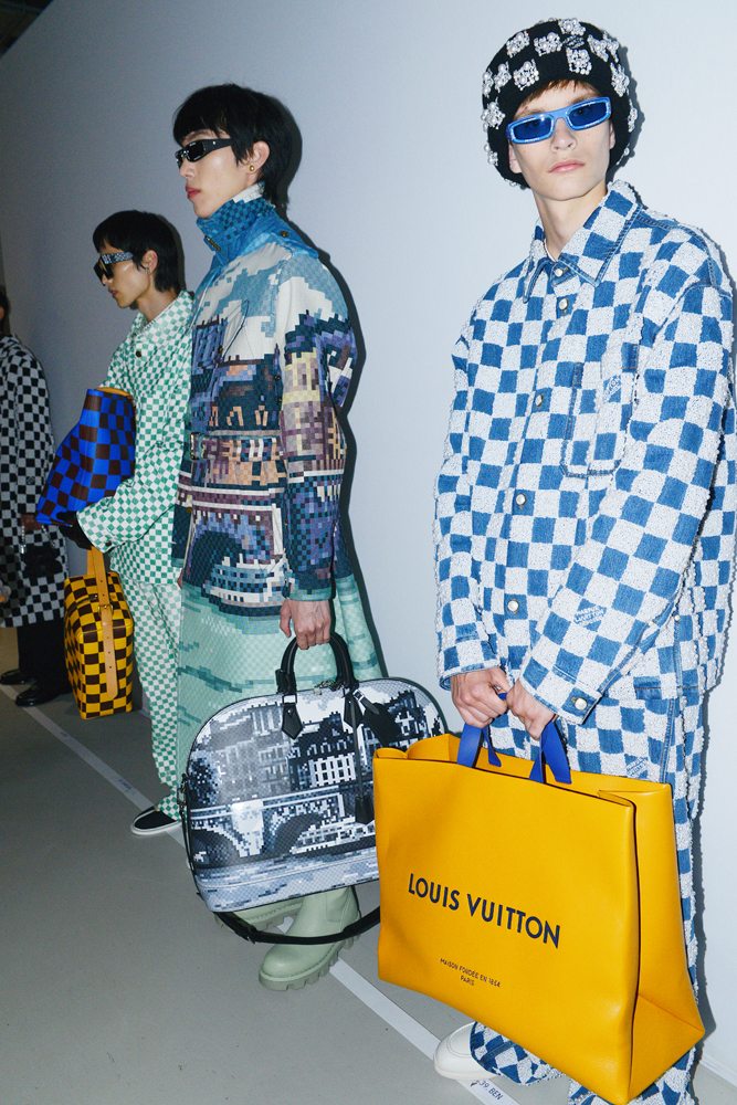 Les accessoires du défilé Louis Vuitton homme printemps-été 2024.
