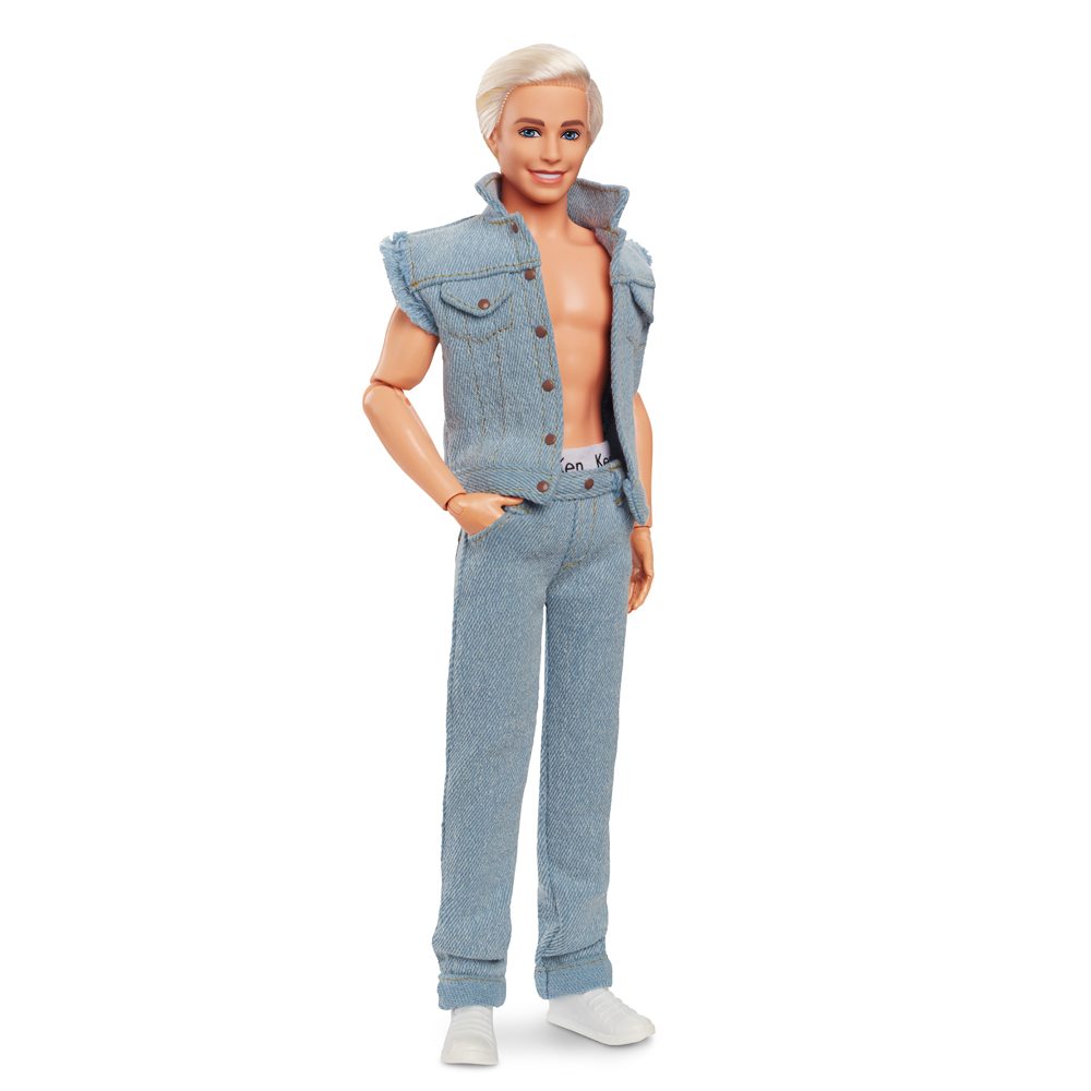 La poupée Ken Barbie Le Film – "Tenue en jean" inspirée par Ryan Gosling dans le film © Mattel