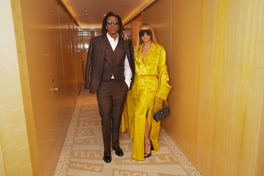 Jay-Z and Beyoncé at the Louis Vuitton show by Pharrell Williams