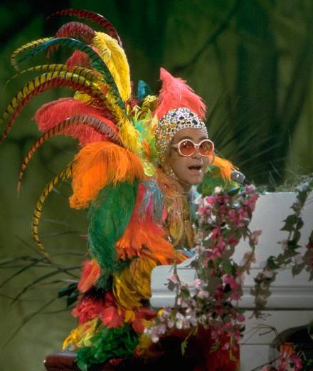 Pourquoi Elton John, en pleine tournée d'adieu, est toujours aussi à la mode 
