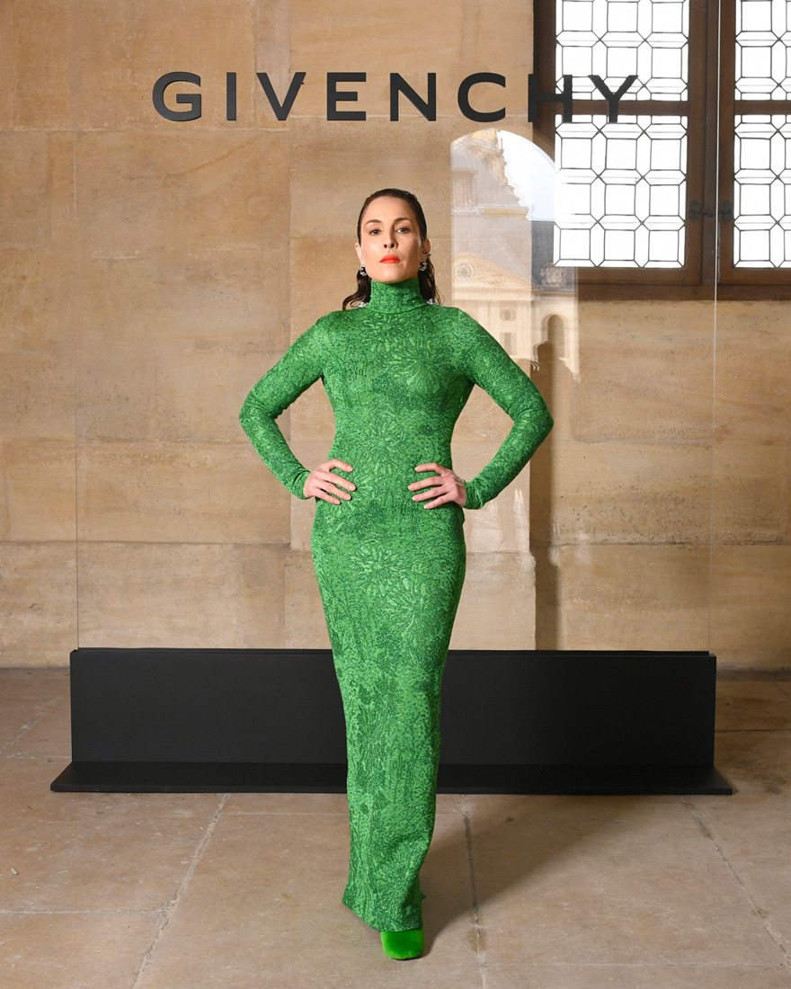 Noomi Rapace au défilé Givenchy printemps-été 2024