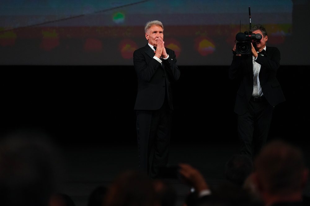 Harrison Ford lors de la projection d'Indiana Jones et le Cadran de la destinée Indiana Jones au Festival de Cannes 2023, le 18 mai 2023. Photo par Serge Arnal via Disney