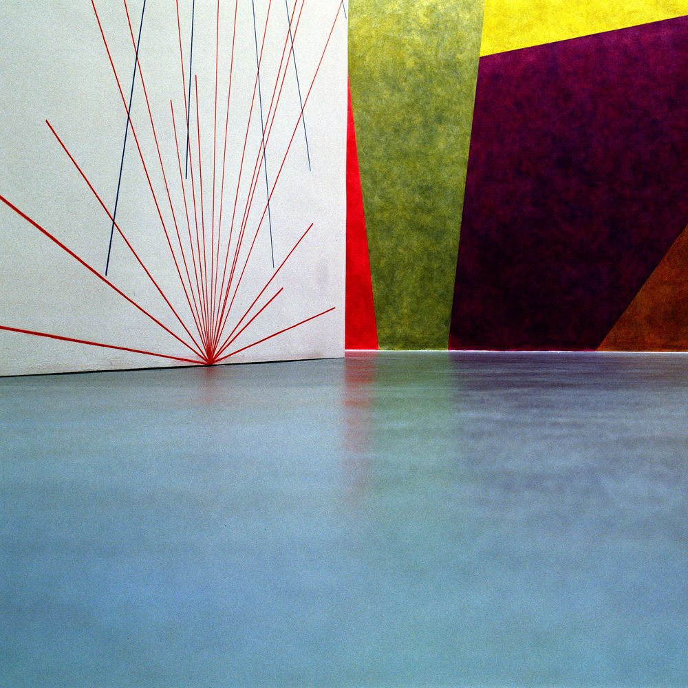 Louise Lawler, “(Sunset) Wall” (2001/2003).