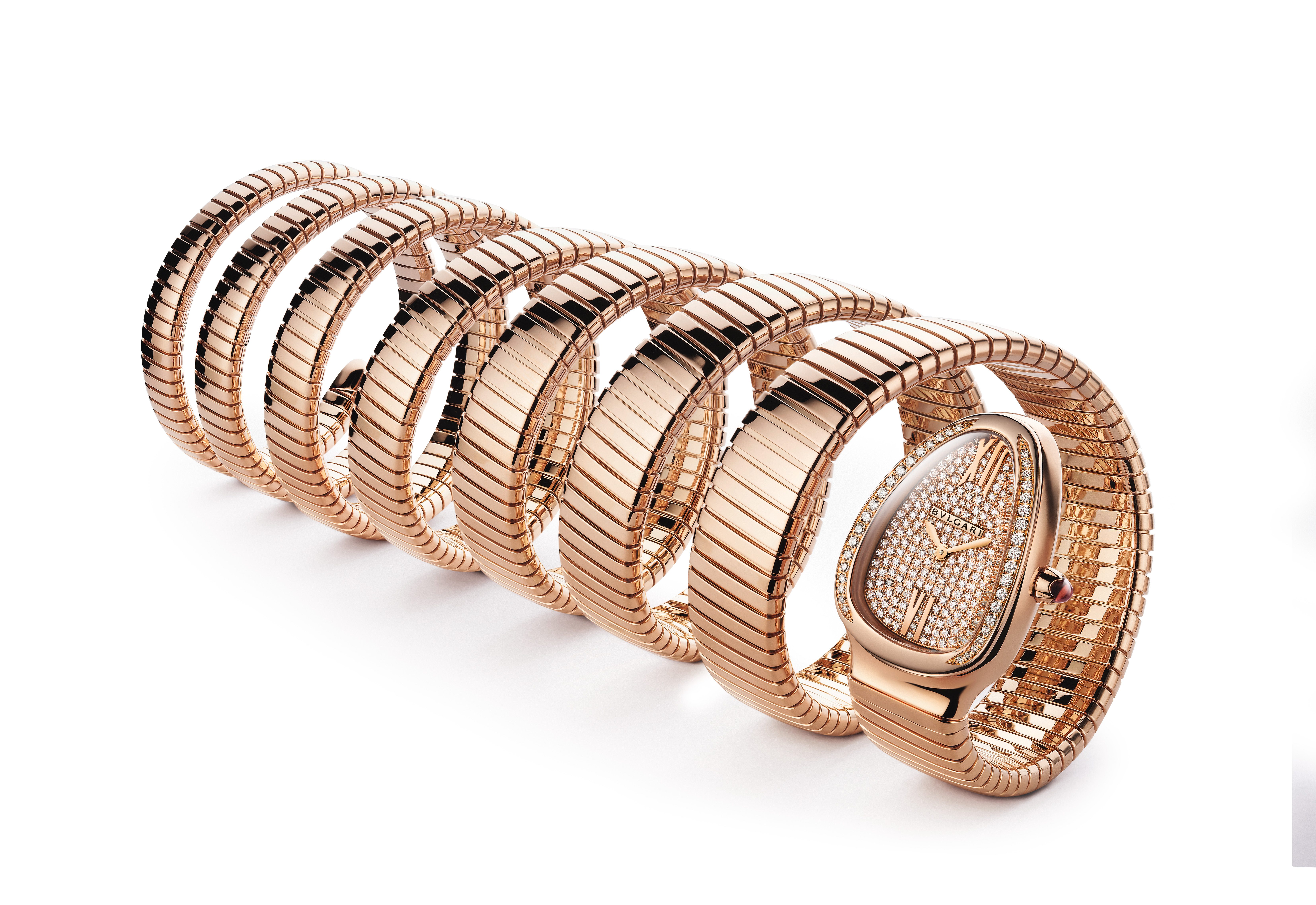 Le bracelet-montre Serpenti Tubogas à sept tourbillons de Bulgari, en or rose 18 carats et diamants.