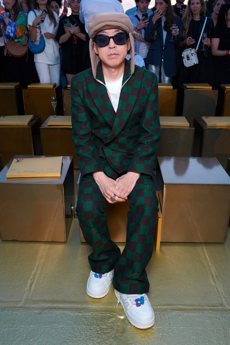 Nigo au premier défilé de Pharrell Williams pour Louis Vuitton 