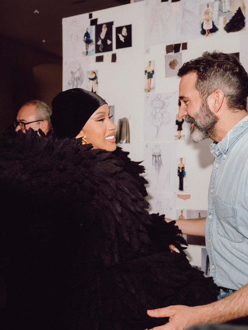 Le défilé Schiaparelli ouvre le bal de la Fashion Week haute couture à Paris