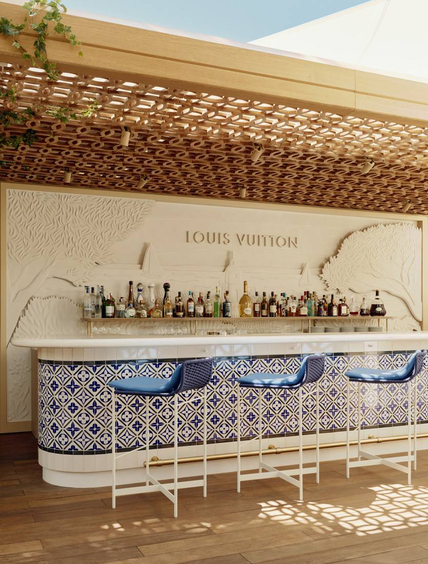 Le restaurant Louis Vuitton à l'hôtel White 1921 à Saint-Tropez