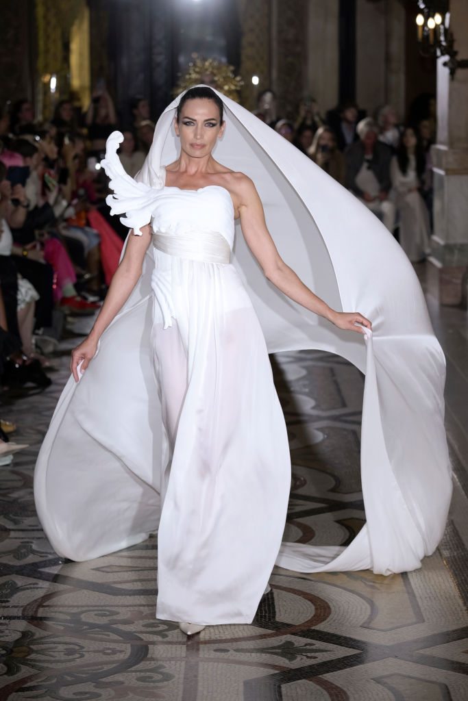 Robe blanche Stéphane Rolland haute couture automne-hiver 2023-2024 © Getty