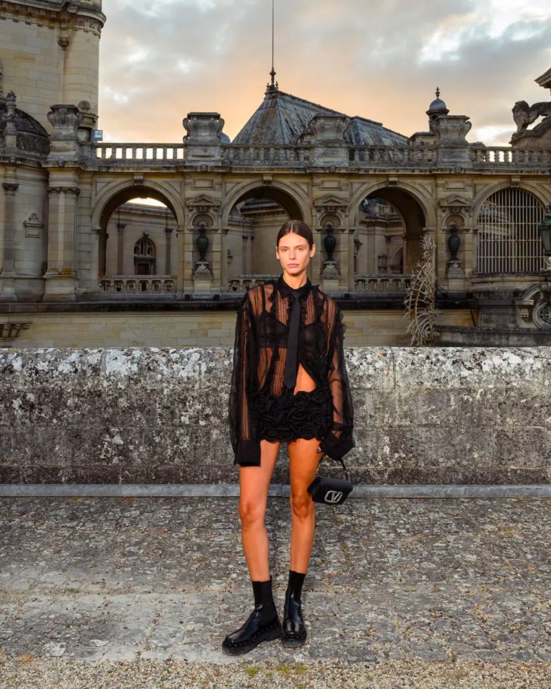 Alizee Gamberini au défilé Valentino haute couture à Chantilly 