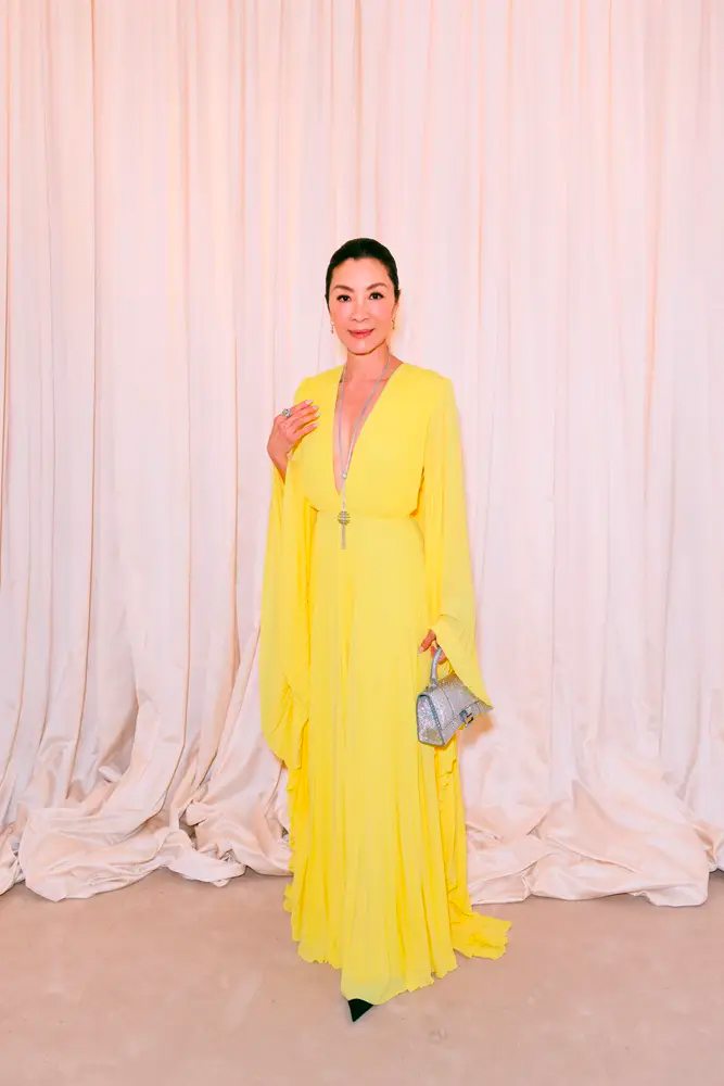 Michelle Yeoh au défilé Balenciaga haute couture 