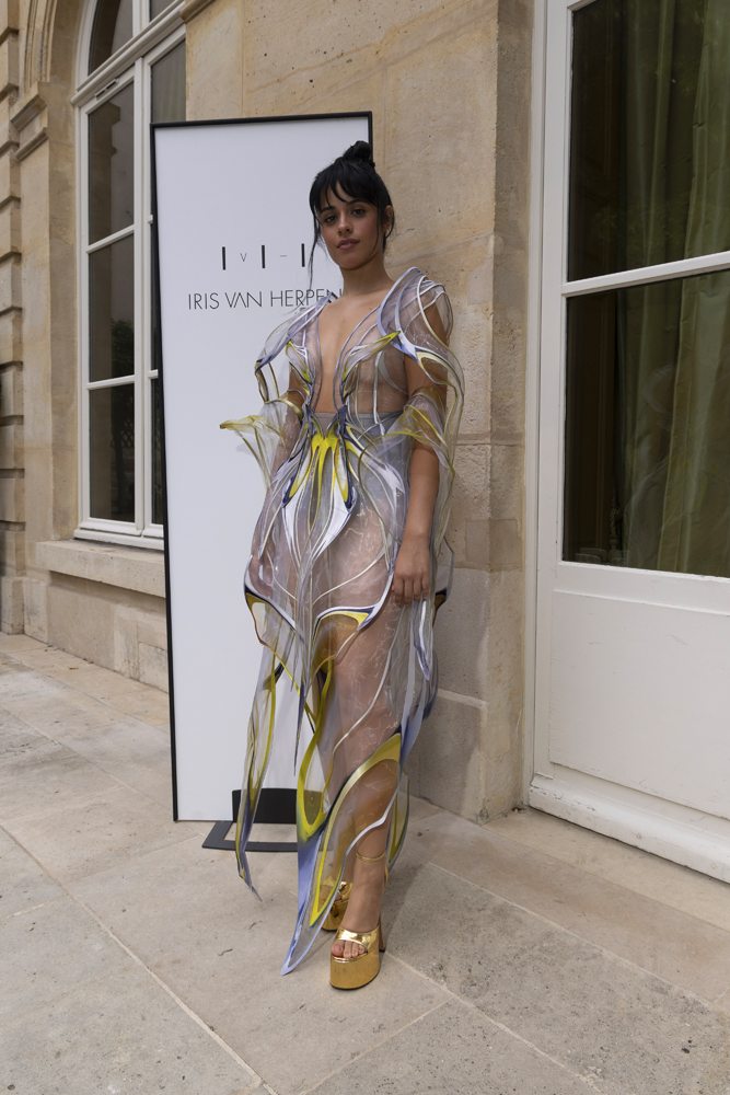 Camila Cabello au défilé Iris van Herpen haute couture automne-hiver 2023-2024