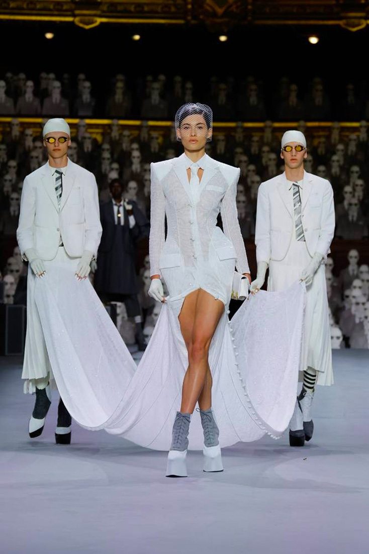 Robe blanche Thom Browne haute couture automne-hiver 2023-2024
