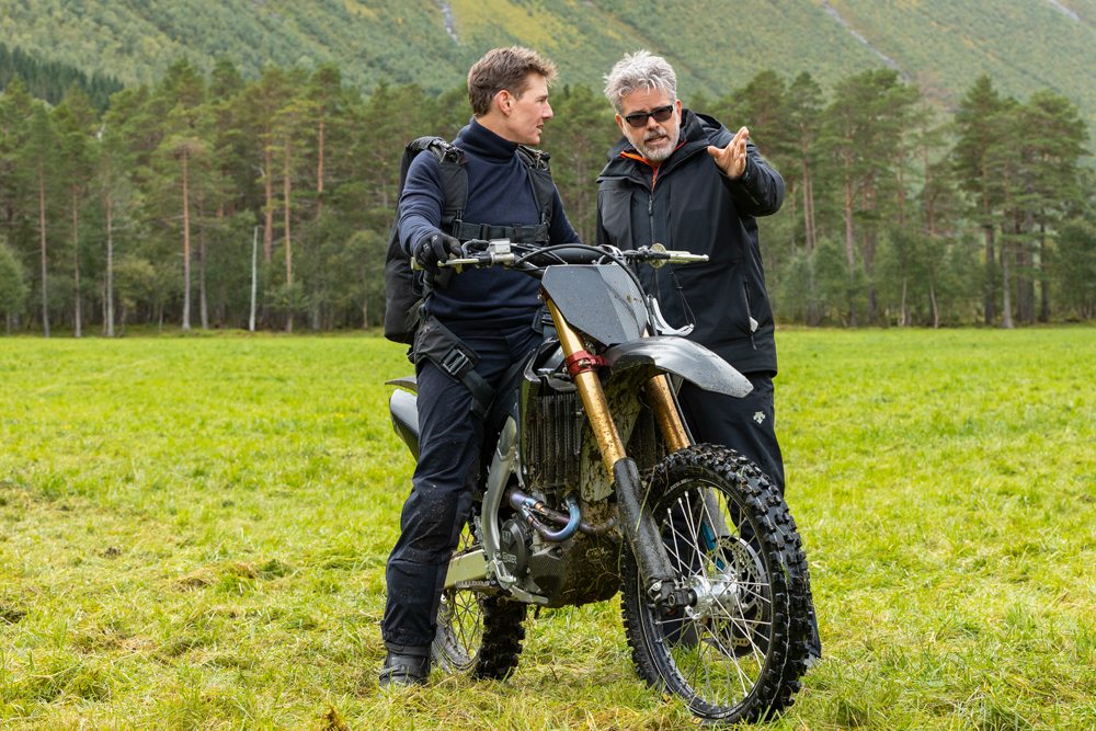 Tom Cruise et Christopher McQuarrie sur le tournage de Mission: Impossible Dead Reckoning Partie 1 © 2023 Paramount Pictures. 