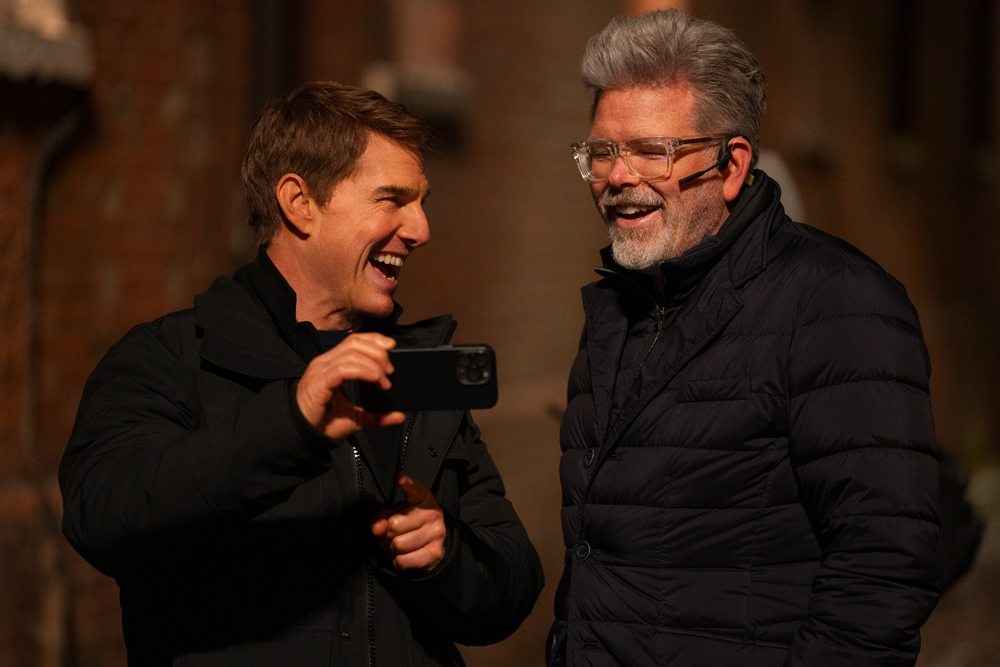 Tom Cruise et Christopher McQuarrie sur le tournage de Mission: Impossible Dead Reckoning Partie 1 © 2023 Paramount Pictures. 