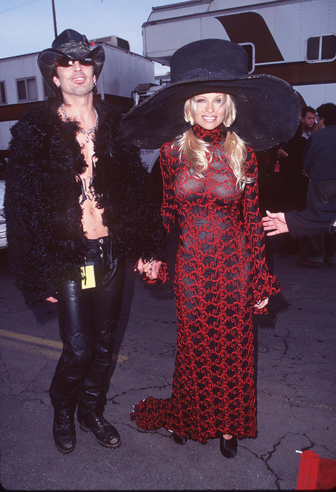 Tommy Lee et Pamela Anderson aux American Music Awards à Los Angeles en 1997. Photo par SGranitz/WireImage via Getty Images