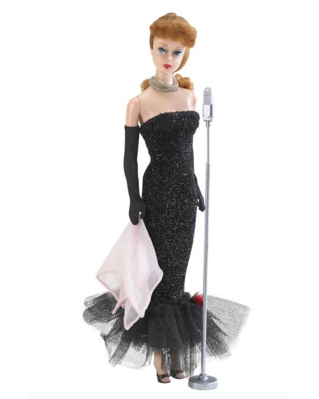 La Barbie Solo in the Spotlight (1961) qui a inspiré un des looks de Margot Robbie pendant la promo du film.