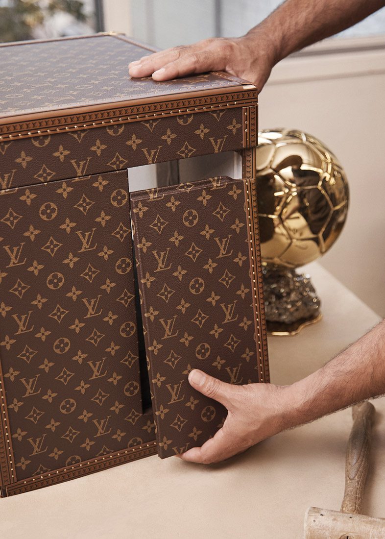 Ballon d'or 2023 : Louis Vuitton signe la malle du trophée