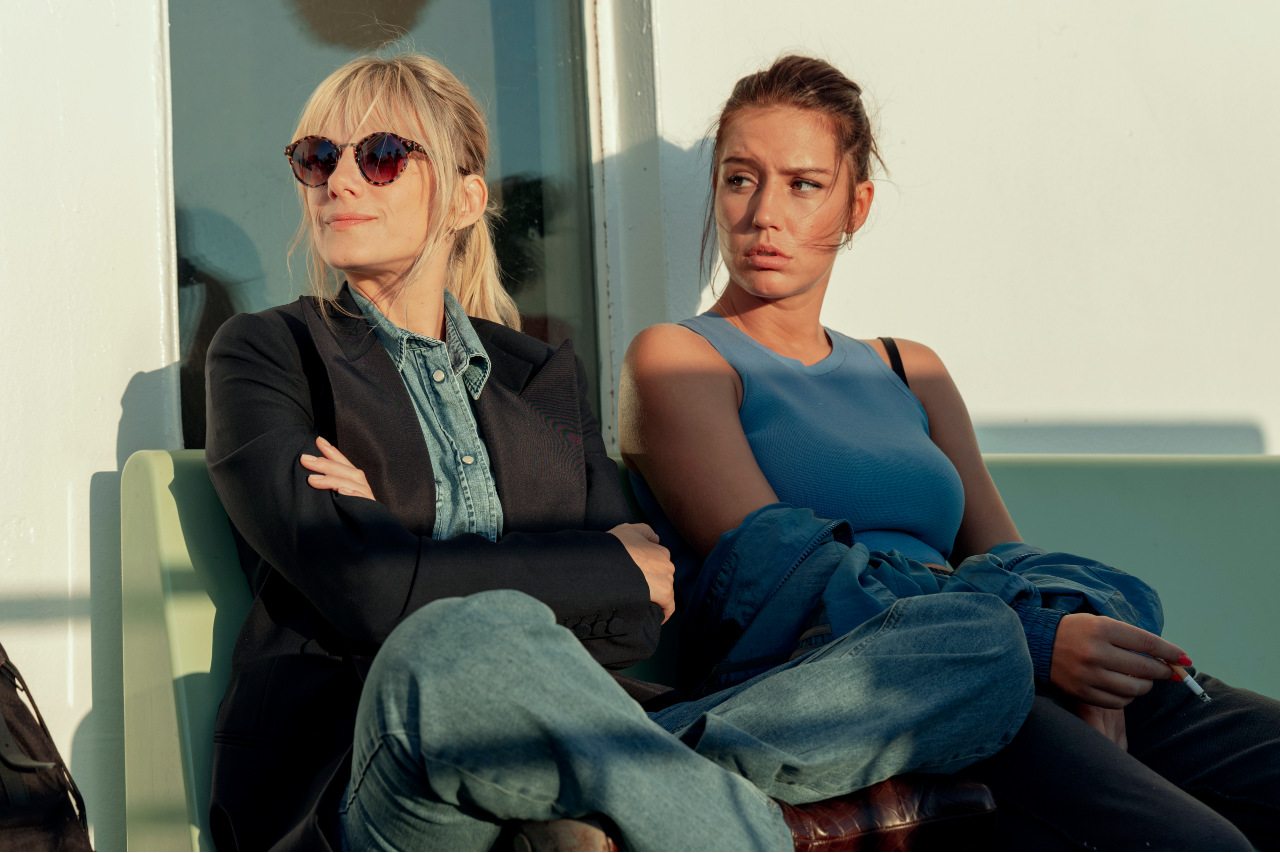 Adèle Exarchopoulos et Mélanie Laurent dans Voleuses © Gaël Turpo, Netflix.