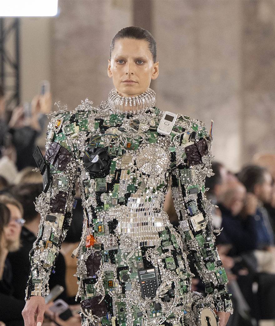 Show Schiaparelli, haute couture, robot dress