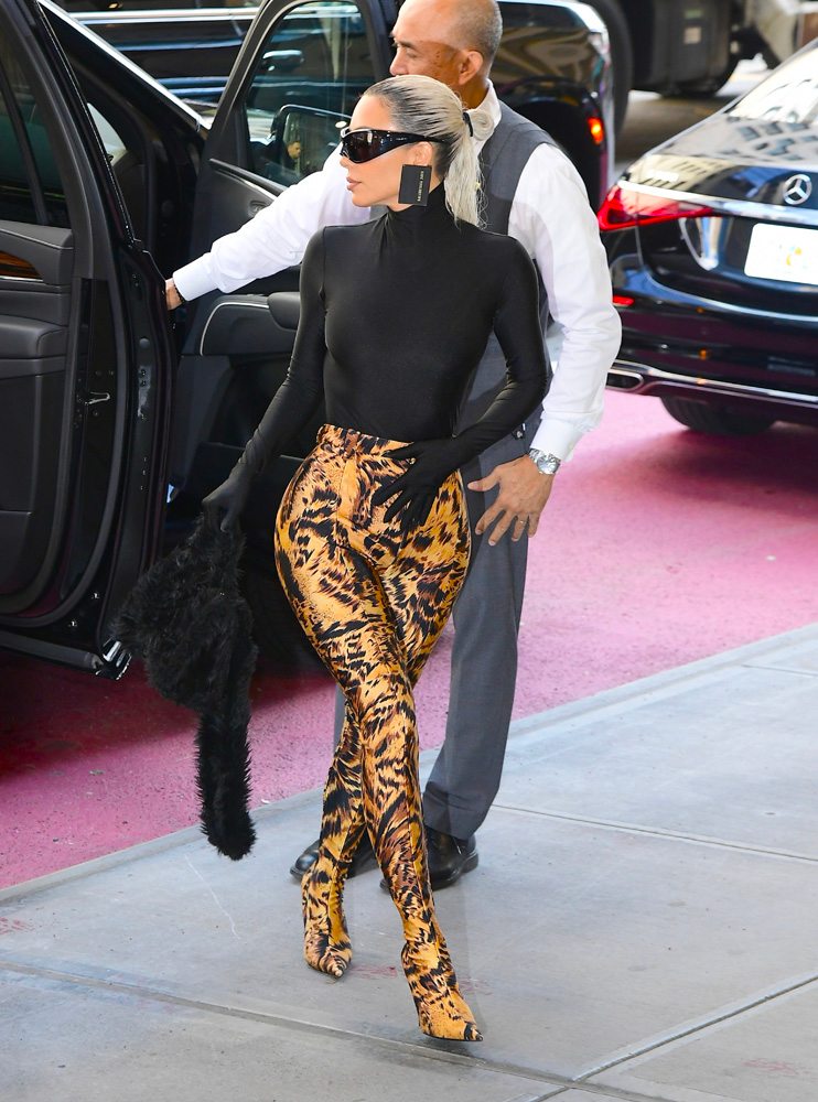 Kim Kardashian en Balenciaga. © Photo by Raymond Hall/GC Images.
