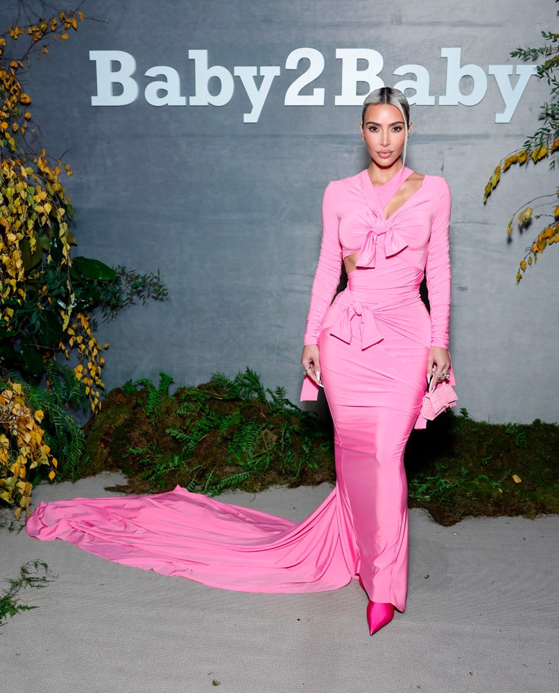 Kim Kardashian en Balenciaga. © Photo by Stefanie Keenan/Getty Images for Baby2Baby.