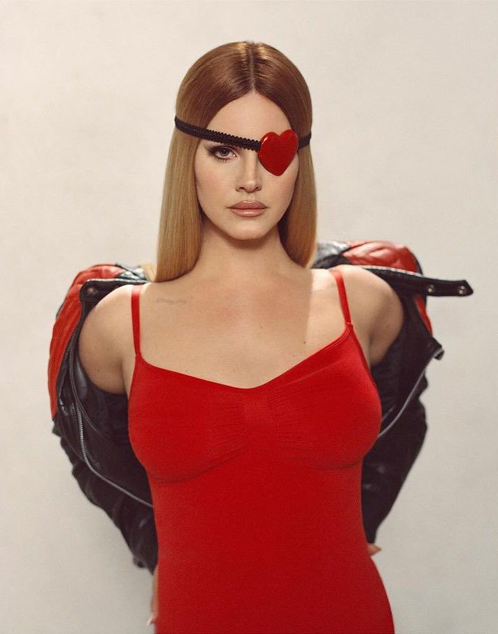 Lana Del Rey, égérie Skims de la collection Saint Valentin 2024 © Nadia Lee Cohen.