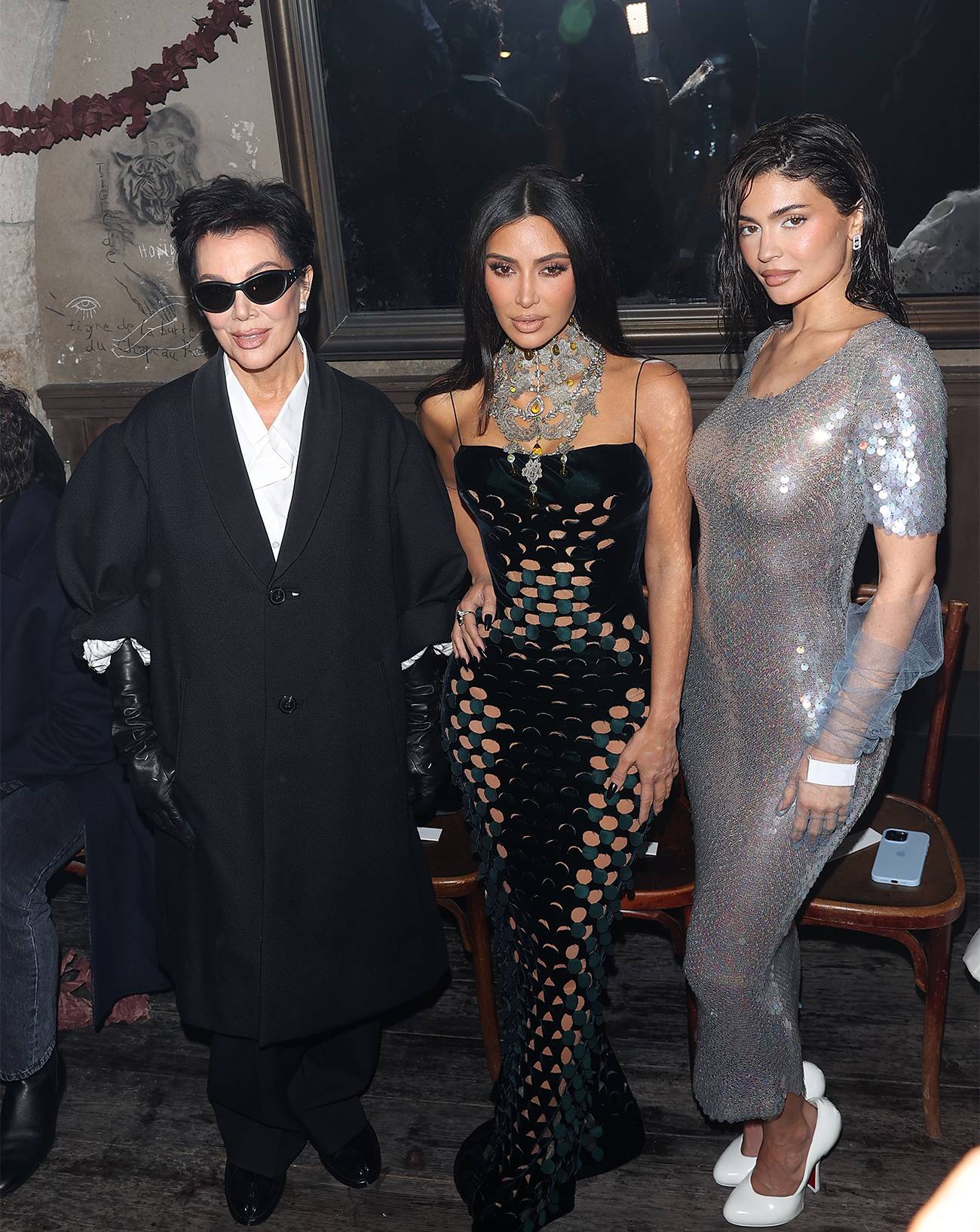 Kim Kardashian et Kylie Jenner en robes sirène au défilé Maison Margiela Artisanal 