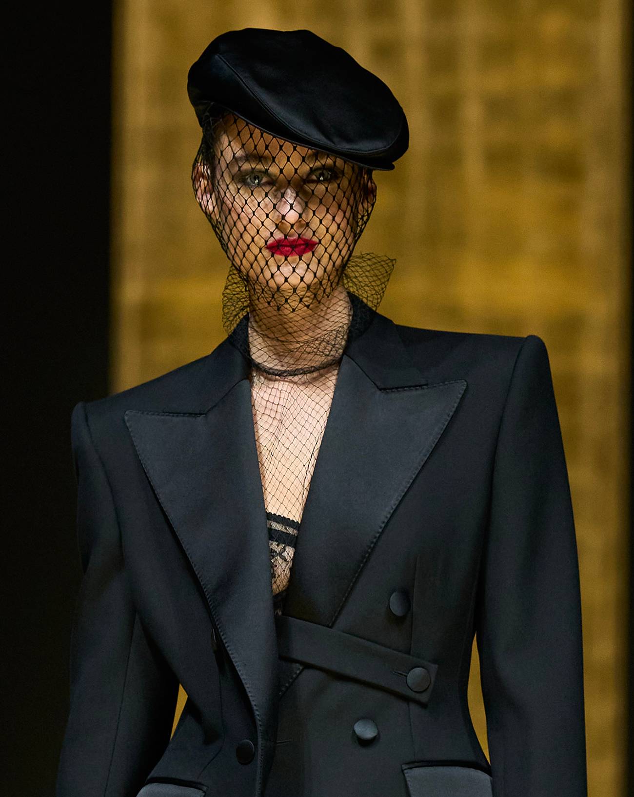 Repéré au défilé Dolce & Gabbana : les bibis à voilette
