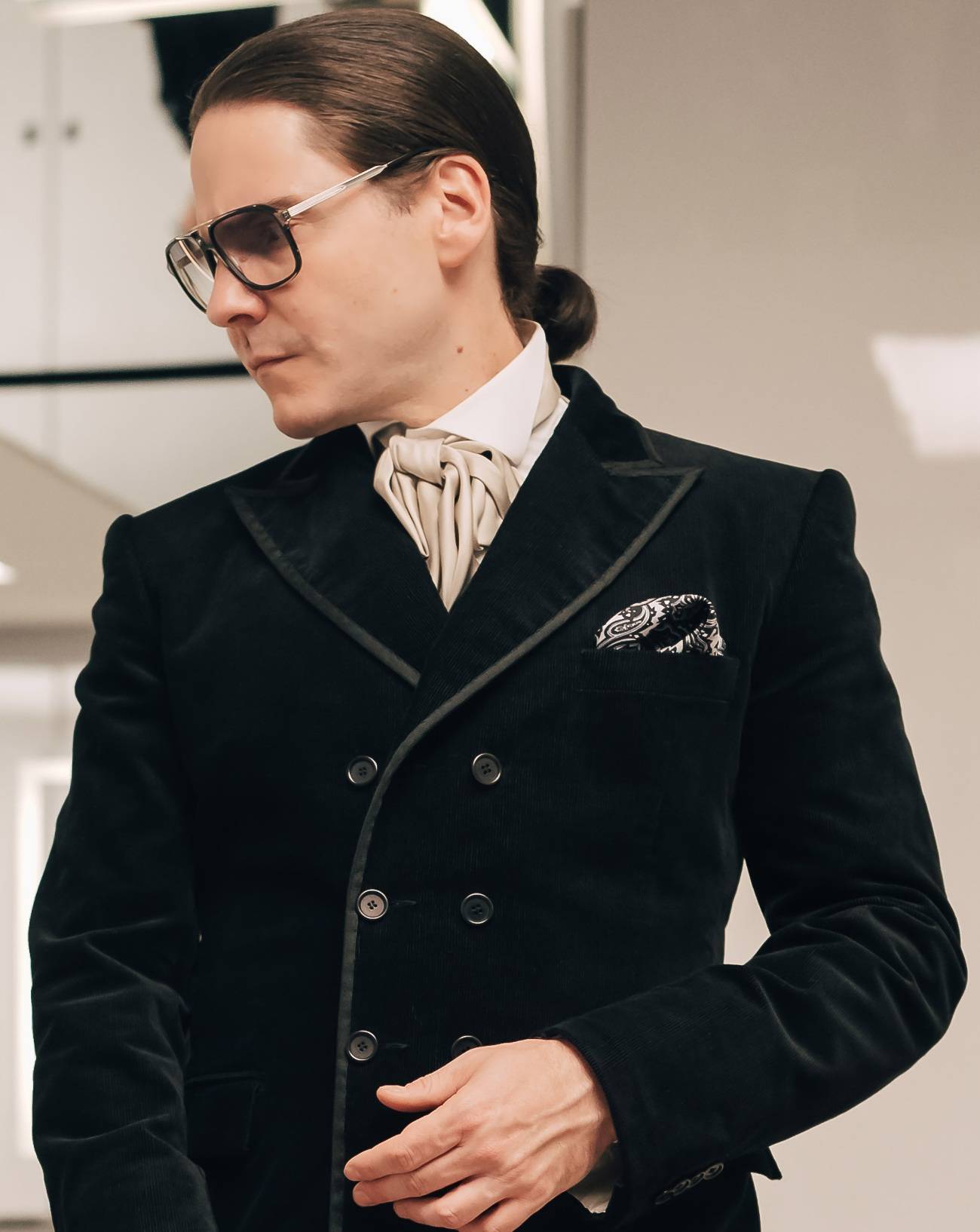 Becoming Karl Lagerfeld : découvrez la (belle) bande-annonce de la série sur le couturier