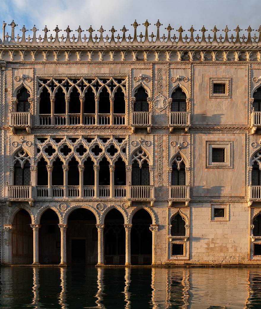 Comment la maison Dior soutient la Biennale de Venise 2024  