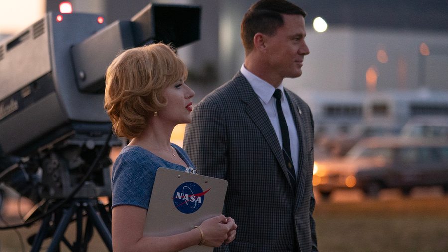 Scarlett Johansson et Channing Tatum forment le couple le plus sexy de l'été dans le film To the Moon