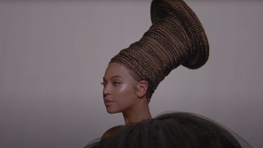 Beyoncé en reine majestueuse pour annoncer son nouvel album visuel