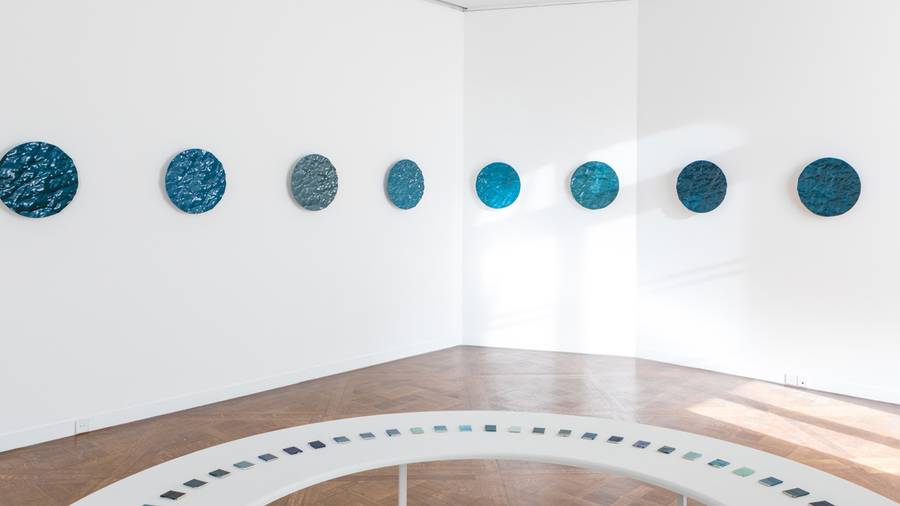 Les 50 nuances de bleu du designer Mathieu Lehanneur chez Christie’s 