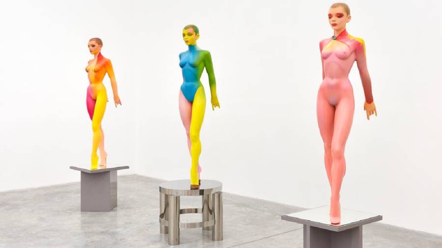 Les sculptures de femmes scandaleuses d’Allen Jones