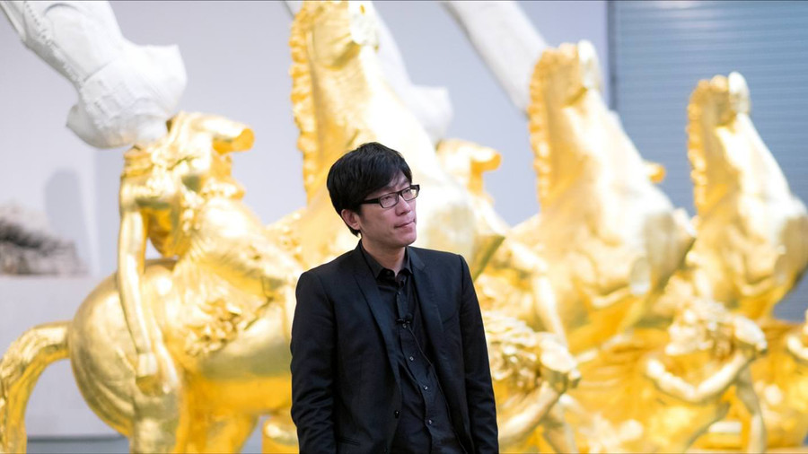 L'artiste Xu Zhen, exposé à la Fondation Louis Vuitton