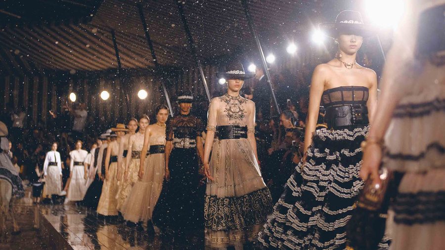 Exclusif : les backstages du défilé Dior Croisière 2019 