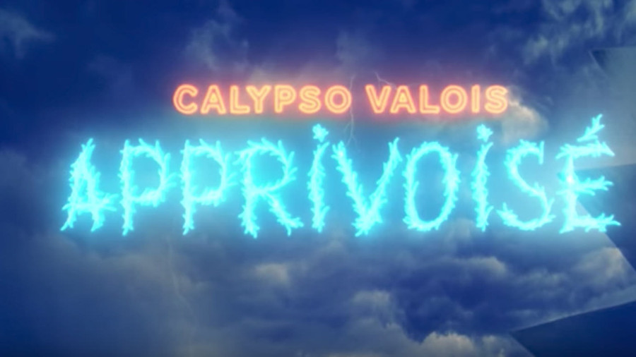 Calypso Valois, nouvelle pépite de la pop française, frappe fort avec son premier clip