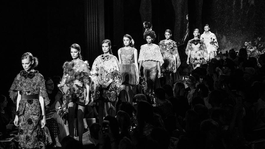 Le défilé Fendi couture automne-hiver 2017-2018 vu par Mehdi Mendas