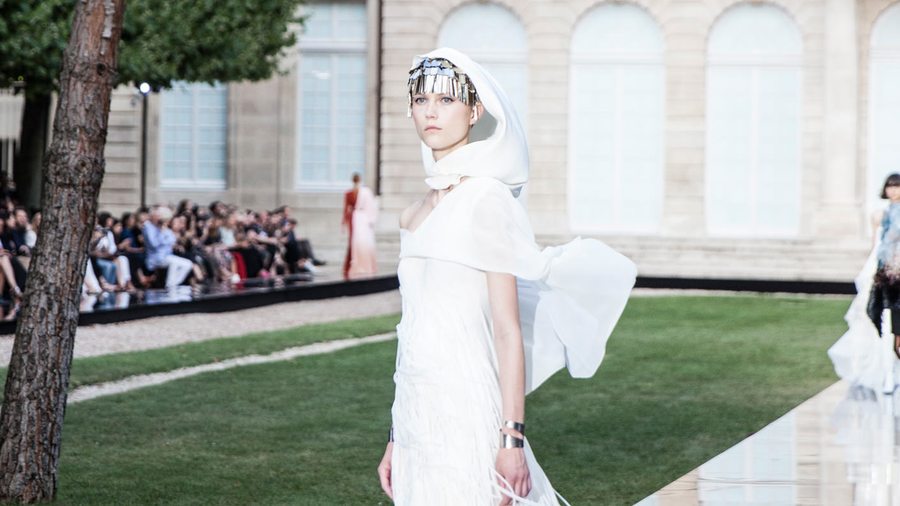 Le défilé Givenchy haute couture automne-hiver 2018-2019 vu par Mehdi Mendas
