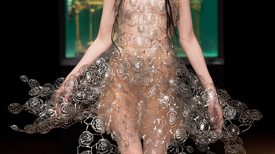Iris Van Herpen celebrates its 10 years with a fashion show event